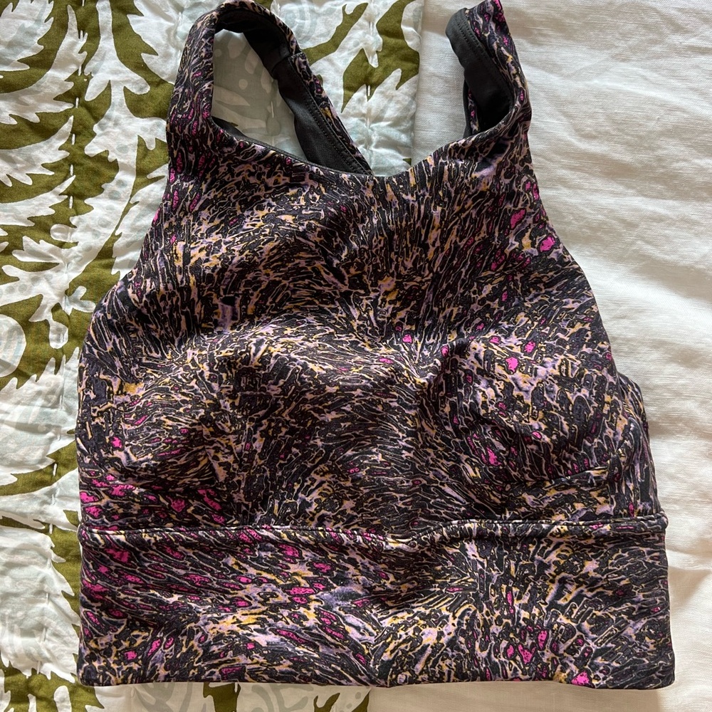 Lululemon sports bra